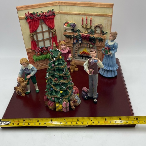 Hand Painted Resin Night Before Christmas Victorian Family Tree Decorating Scene - Picture 13 of 16
